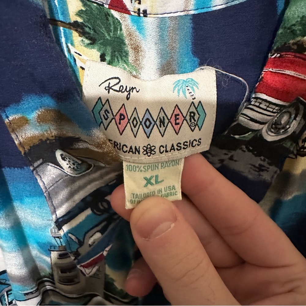 Reyn Spooner Men’s American Classics Hawaiian Shirt - Picture 3 of 3